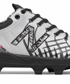New Balance 4040v5 Adult Molded Cleats – White/Black (PL4040C5)