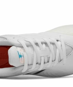 New Balance – White/White Women’s Fastpitch Spikes (SMFUSEW1) -Bats Elegant Shop products smfusew1 3