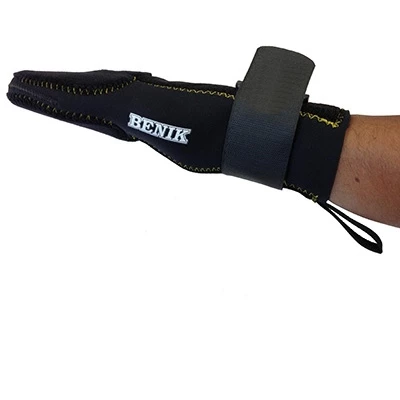 Benik – Black Base-Running Mitt – Closed Thumb (W-137B) 3 Benik – Black Base-Running Mitt – Closed Thumb (W-137B)