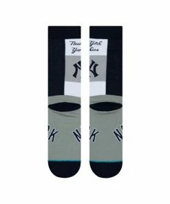 Stance – Yankees Pop Fly Socks 7 Stance – Yankees Pop Fly Socks -Bats Elegant Shop products yankees pf 3